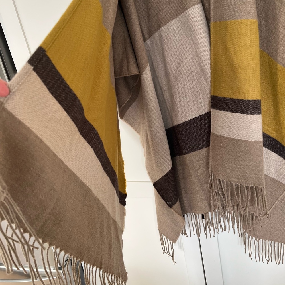 CAbi Knit Fringe Poncho Blanket Wrap Mustard Taupe - Picture 11 of 11